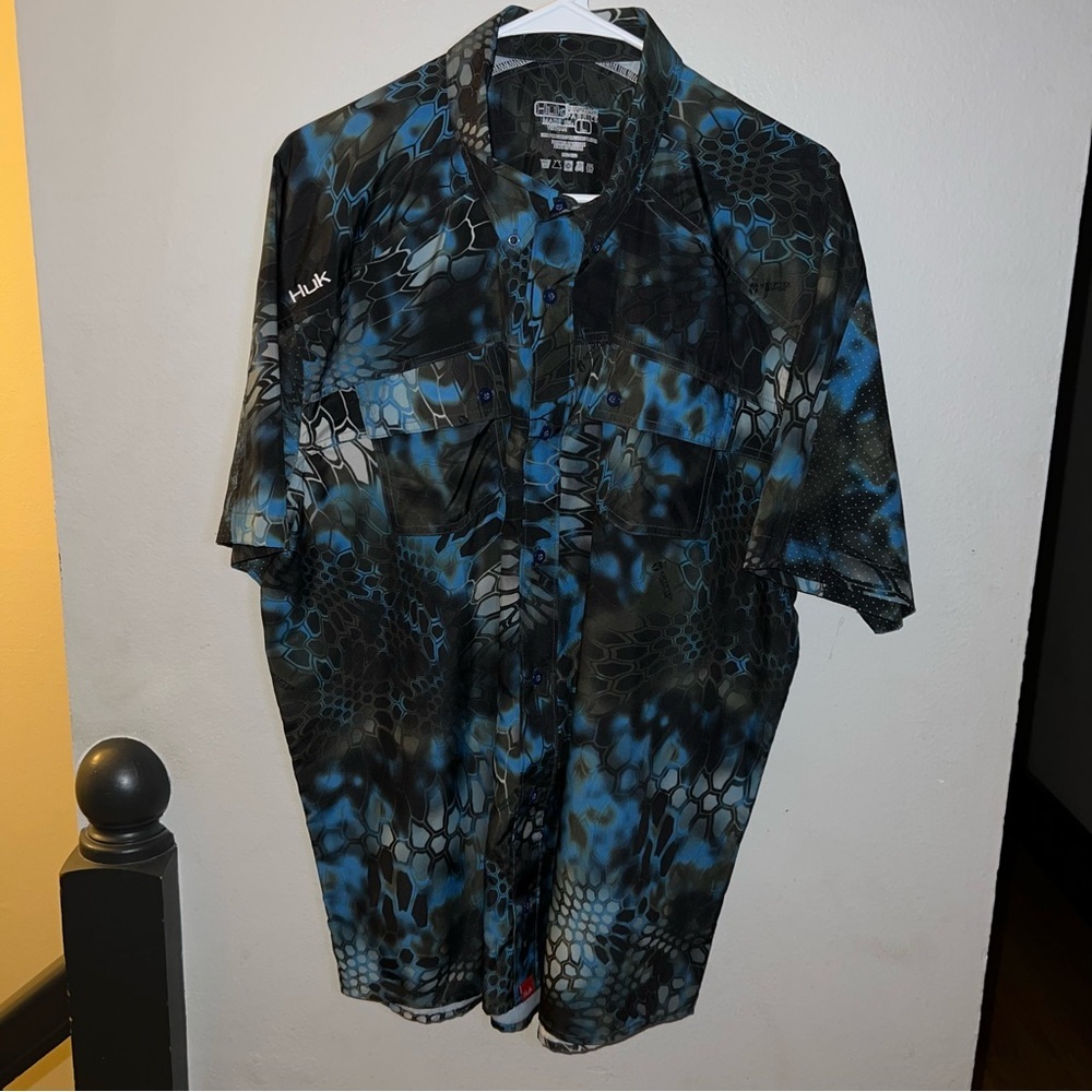 Huk Kryptek Phenom Short Sleeve Shirt - Fishing Blue Camo UV Wicking, Large